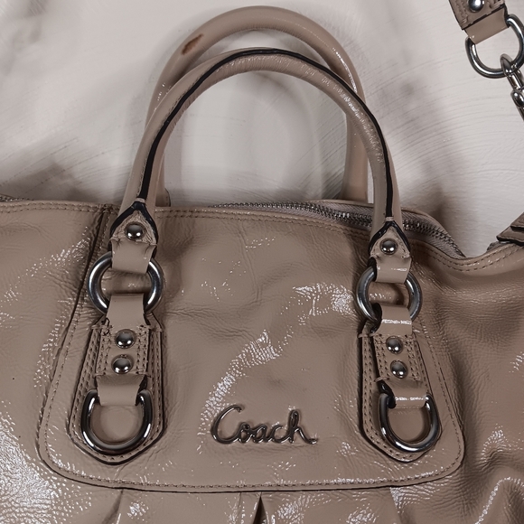 COACH project patent Leather cream Ashley F15455, 2011 millennial purse - Picture 2 of 16